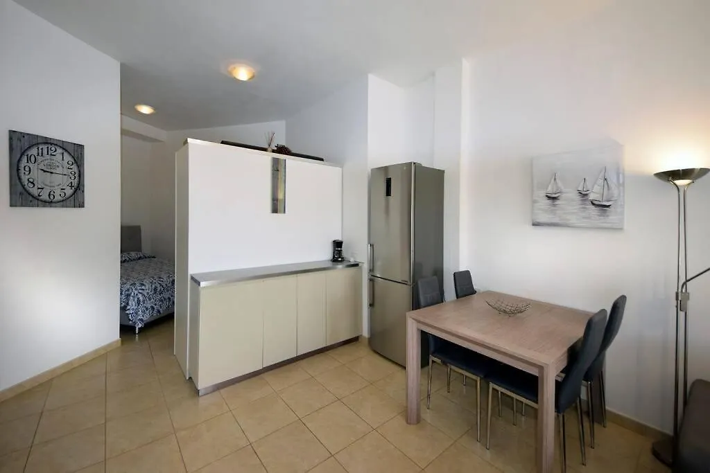 Beach Adeje Apartment Адехе Испания