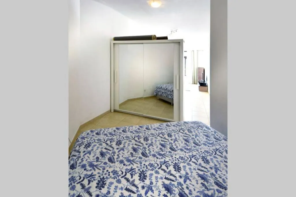 Beach Adeje Apartment Адехе