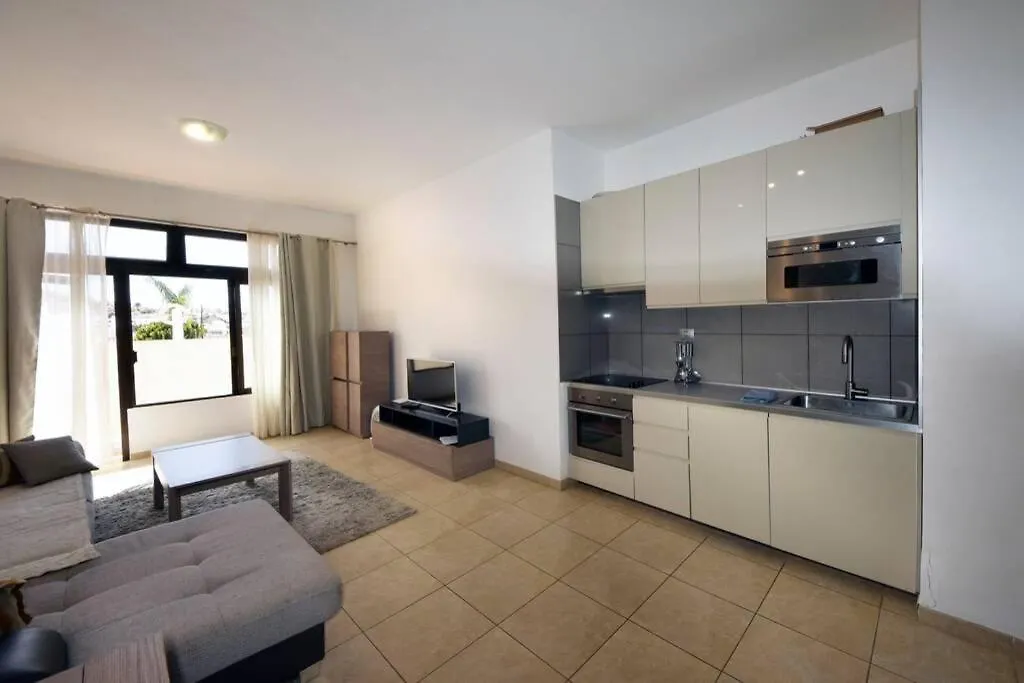 Beach Adeje Apartment Адехе