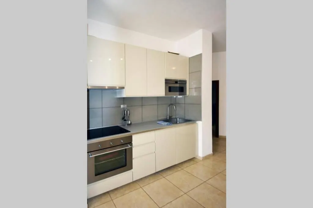 Beach Adeje Apartment Адехе